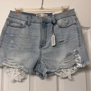 Mudd size 9 high rise shortie distressed jean shorts with lace accents